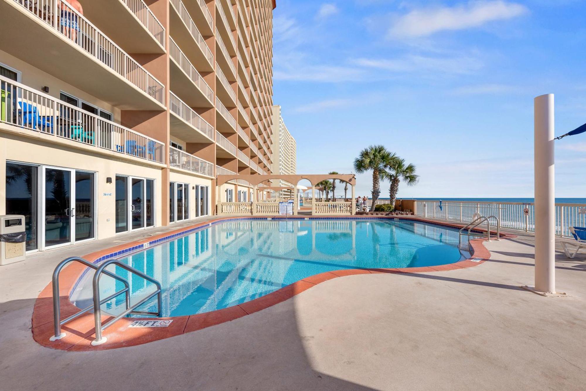 Gulf Front Master Br In Sunrise Beach With Amazing Views! Sleeps 7! Panama City Beach Exterior photo